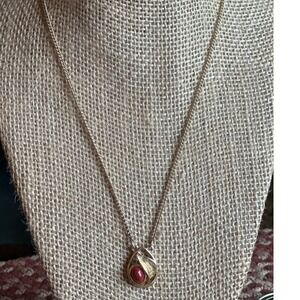 Vintage Gold Tone Pendant Necklace‎ with Red Stone Leaf Detail